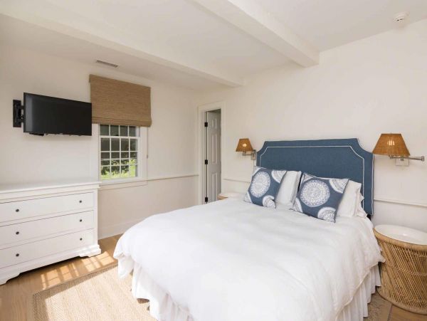 Cape Cod Home 994501