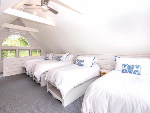 Cape Cod Home 994501