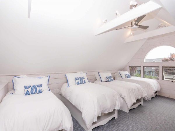 Cape Cod Home 994501