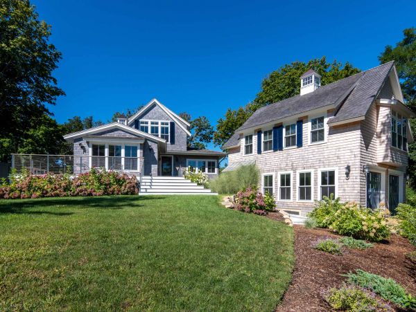 Cape Cod Home 994502