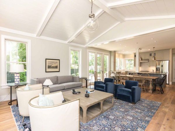 Cape Cod Home 994502