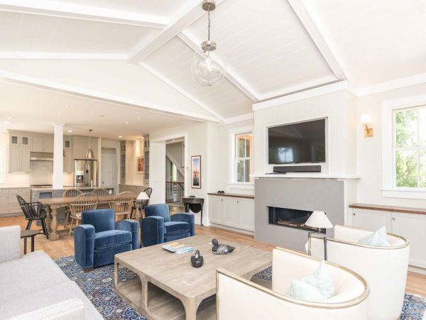 Cape Cod Home 994502