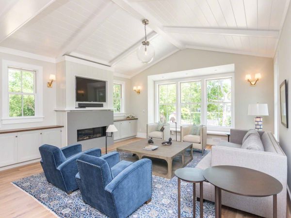 Cape Cod Home 994502
