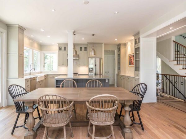 Cape Cod Home 994502
