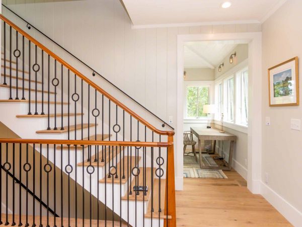 Cape Cod Home 994502