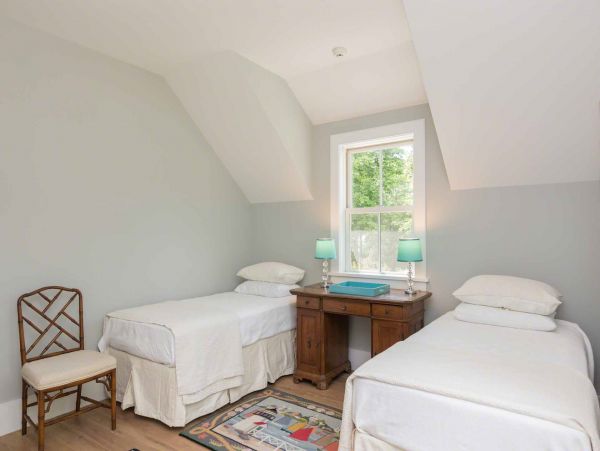 Cape Cod Home 994502