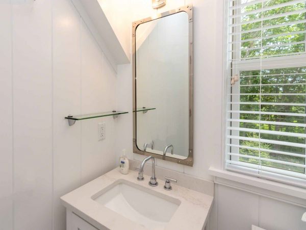 Cape Cod Home 994502
