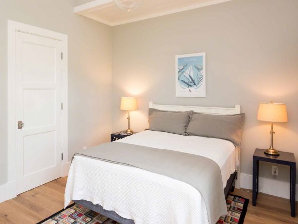 Cape Cod Home 994502