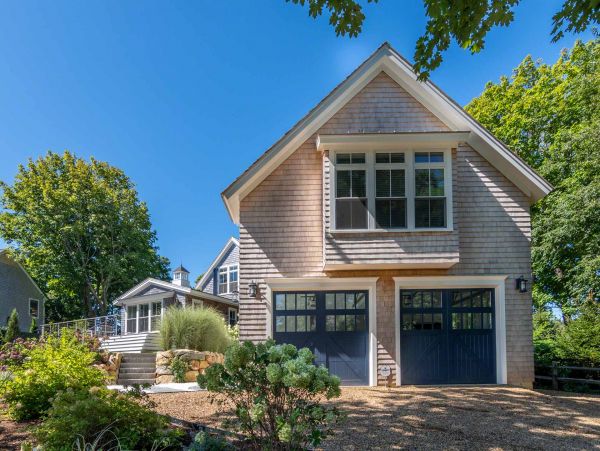 Cape Cod Home 994502