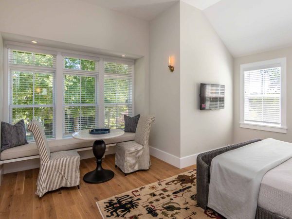 Cape Cod Home 994502