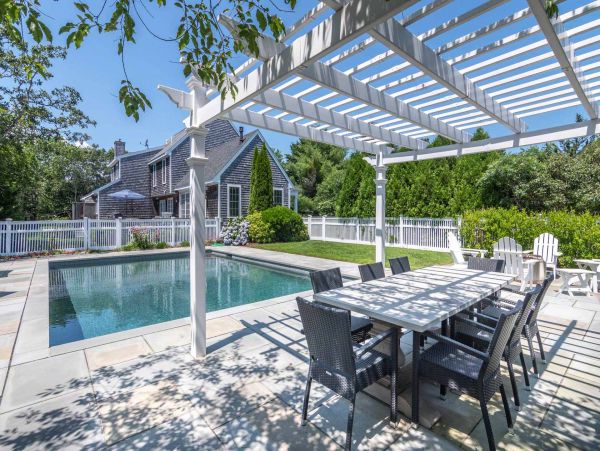 Cape Cod Home 994503