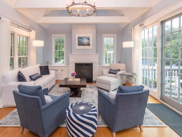 Cape Cod Home 994503