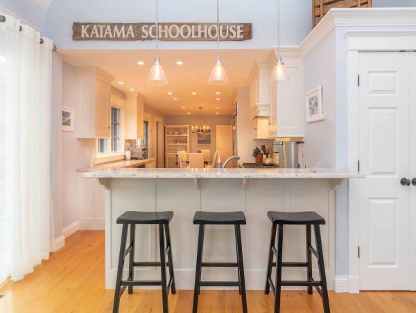 Cape Cod Home 994503