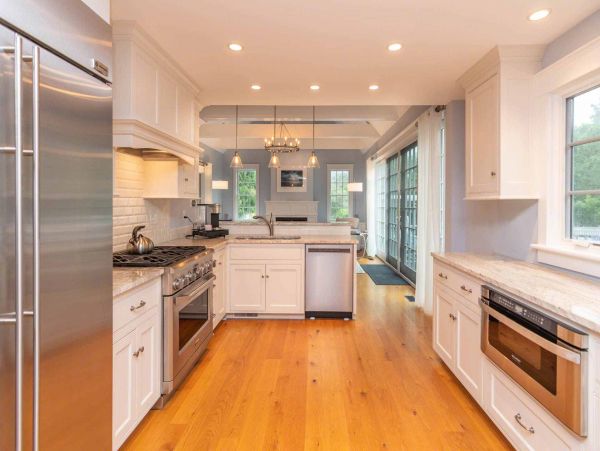 Cape Cod Home 994503