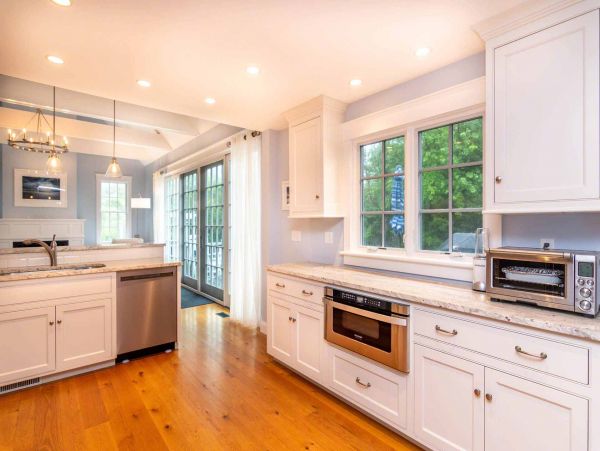 Cape Cod Home 994503