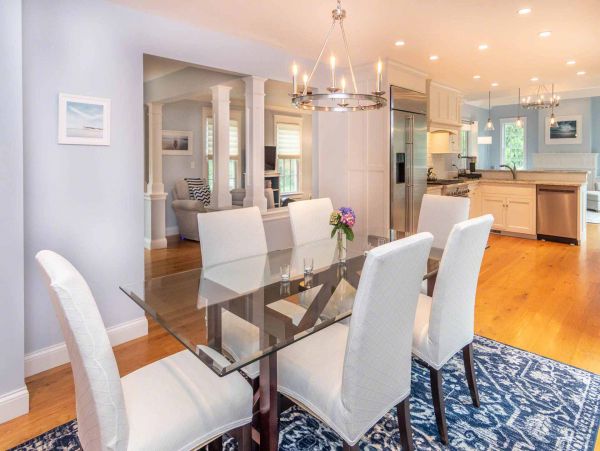 Cape Cod Home 994503