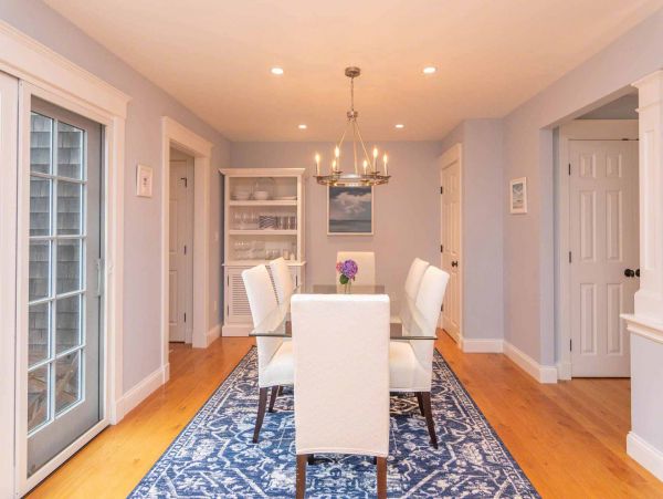 Cape Cod Home 994503