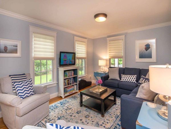 Cape Cod Home 994503