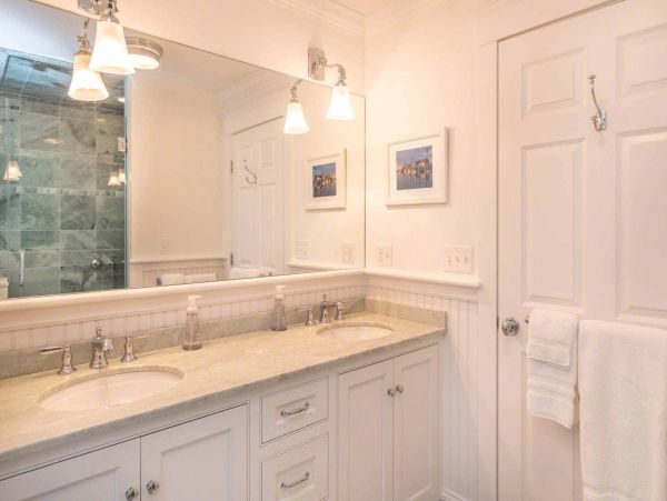 Cape Cod Home 994503