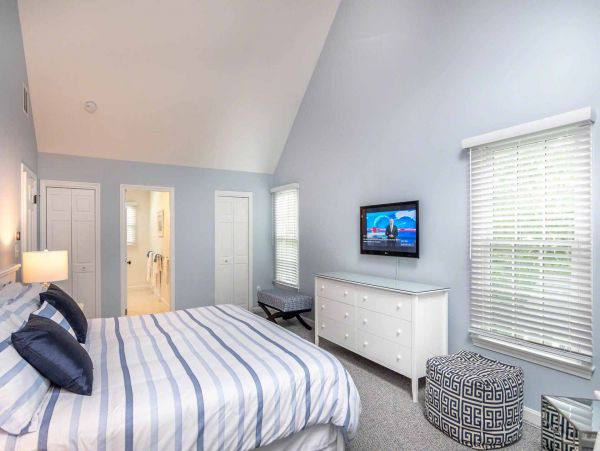 Cape Cod Home 994503