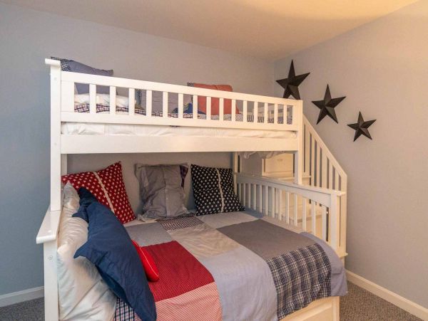 Cape Cod Home 994503