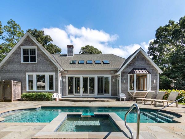 Cape Cod Home 994504