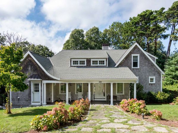 Cape Cod Home 994504