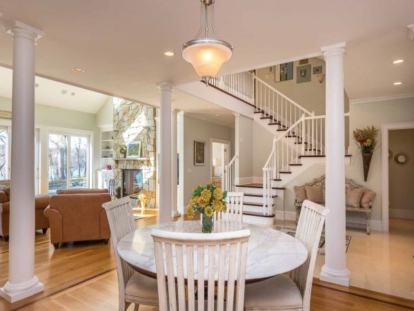 Cape Cod Home 994504