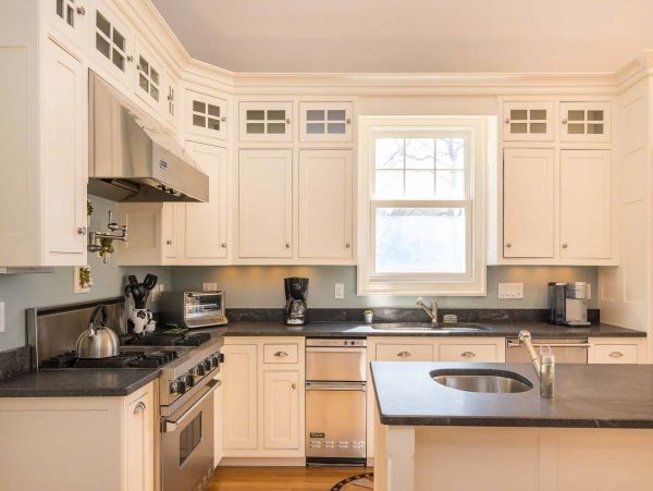 Cape Cod Home 994504