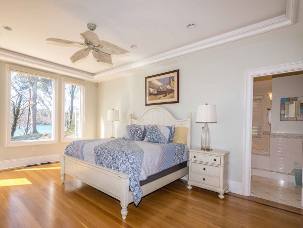 Cape Cod Home 994504