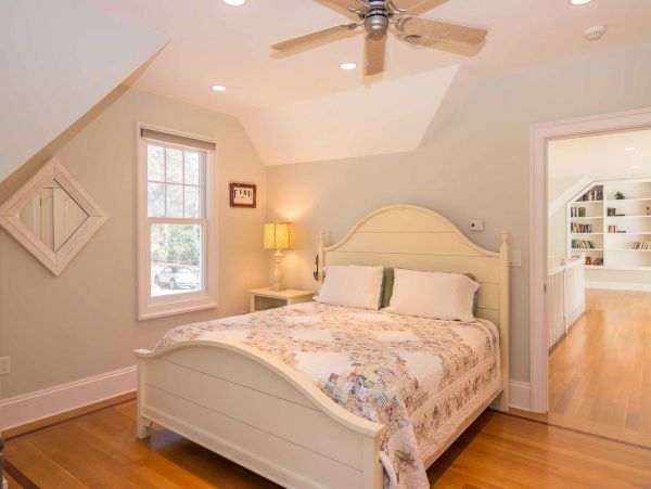 Cape Cod Home 994504