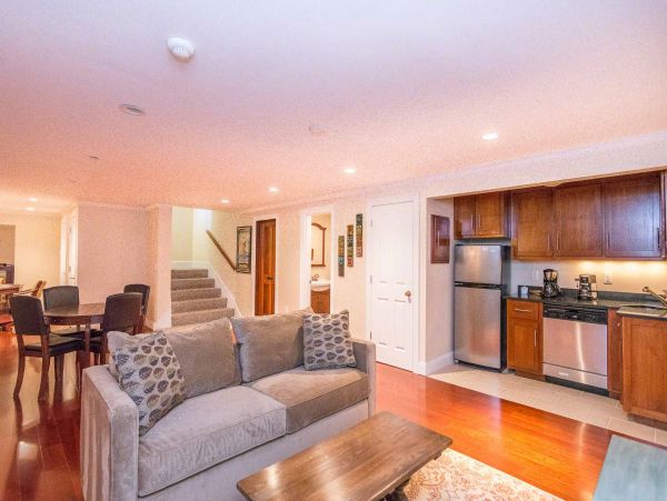 Cape Cod Home 994504