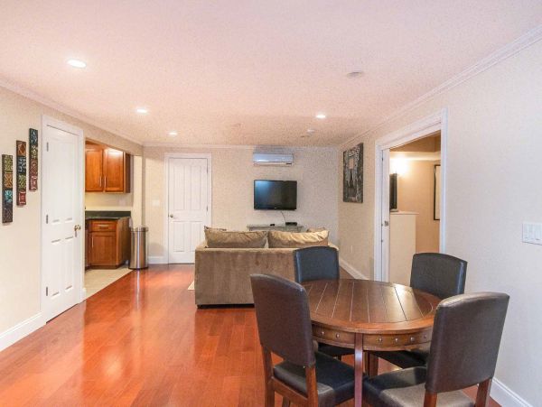 Cape Cod Home 994504
