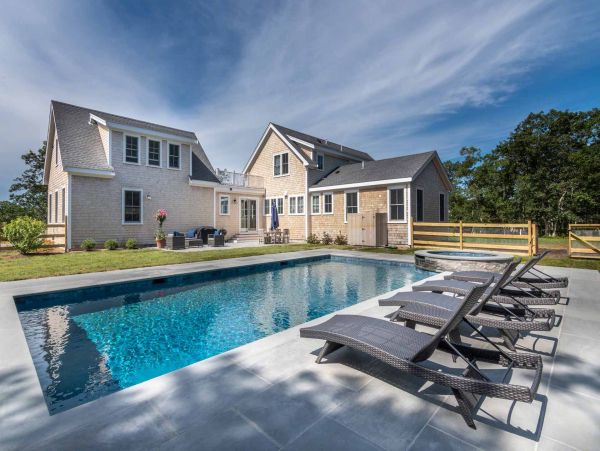 Cape Cod Home 994505