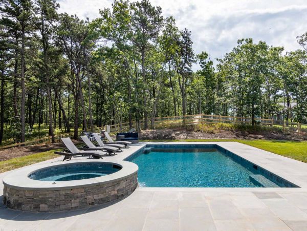 Cape Cod Home 994505