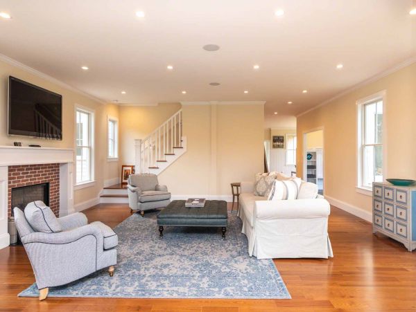 Cape Cod Home 994505