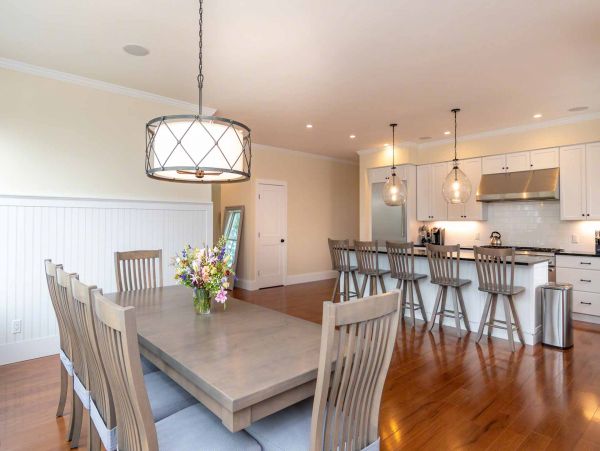 Cape Cod Home 994505