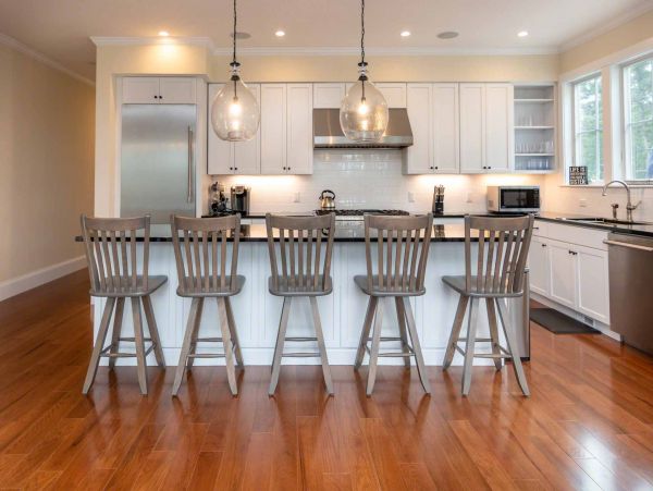 Cape Cod Home 994505