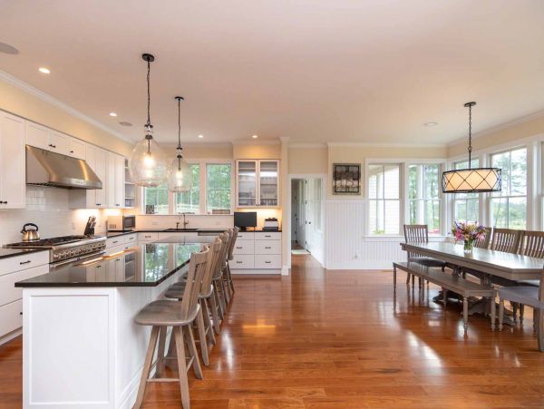 Cape Cod Home 994505