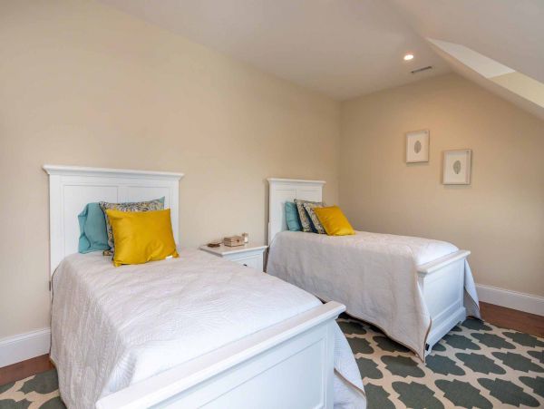 Cape Cod Home 994505