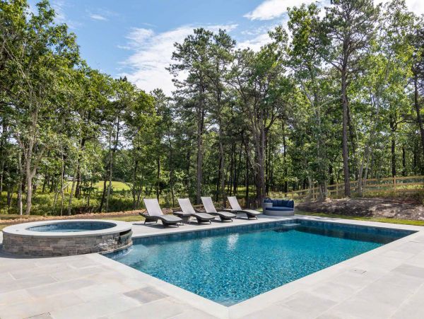 Cape Cod Home 994505