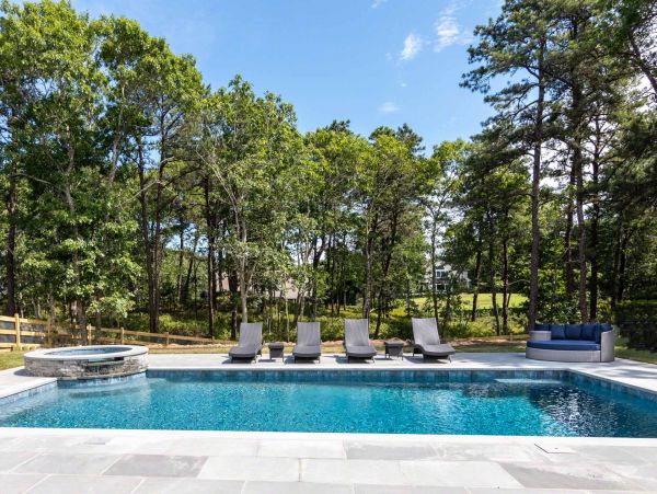 Cape Cod Home 994505