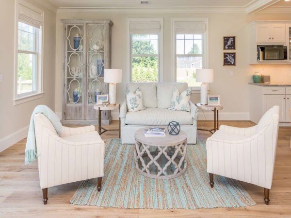 Cape Cod Home 994506