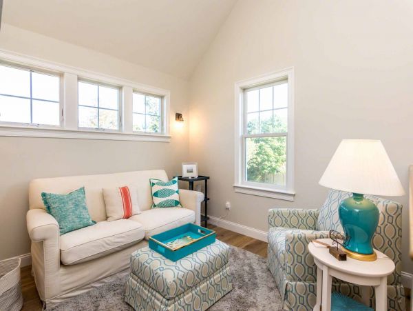 Cape Cod Home 994506