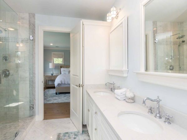 Cape Cod Home 994506