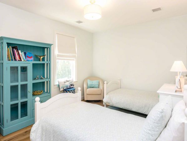 Cape Cod Home 994506