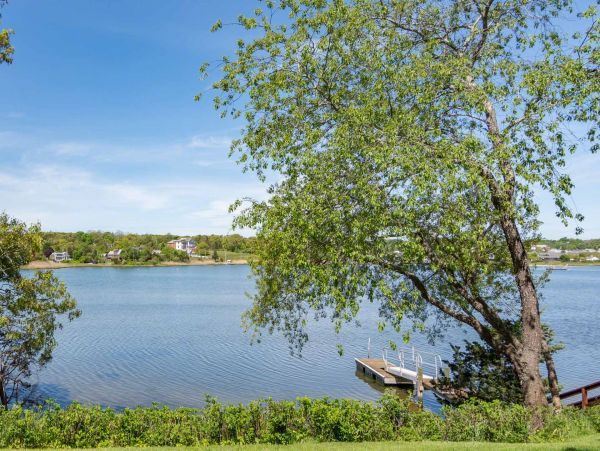 Cape Cod Home 994507