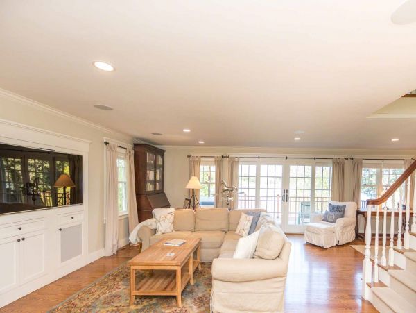 Cape Cod Home 994507