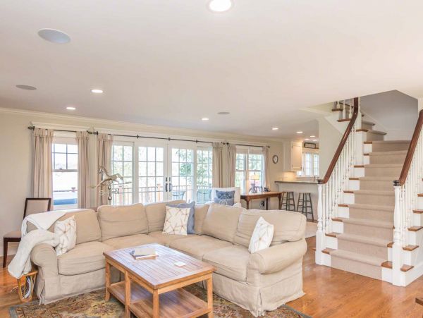 Cape Cod Home 994507
