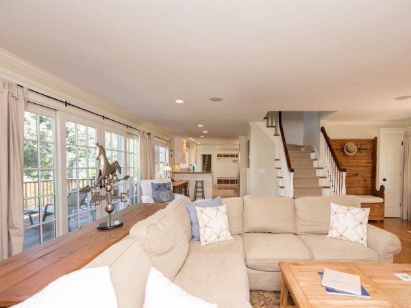Cape Cod Home 994507